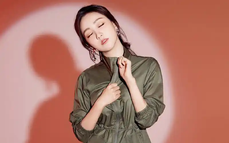 杨蓉性感迷人写真图片桌面壁纸