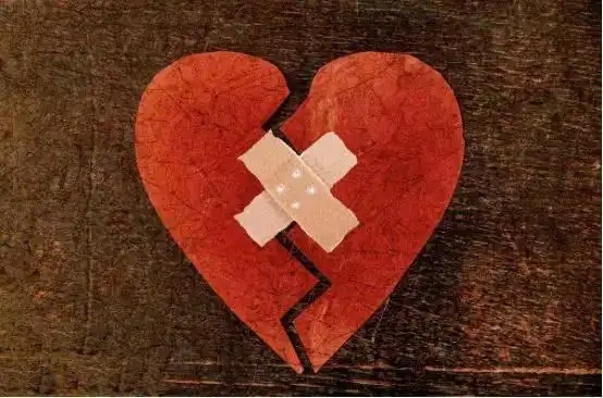 3 伤心后更伤身 我们常常用"心碎了一地","扎心"等词表达内心的悲伤