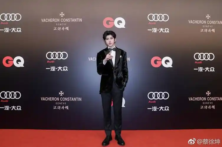 别再bb洗脑蔡徐坤啦(胖nmlgb)