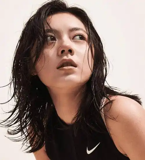 时尚"叫成年后的赵今麦,当她穿上健身服后,网友酸了_发展_身材_吴亦凡