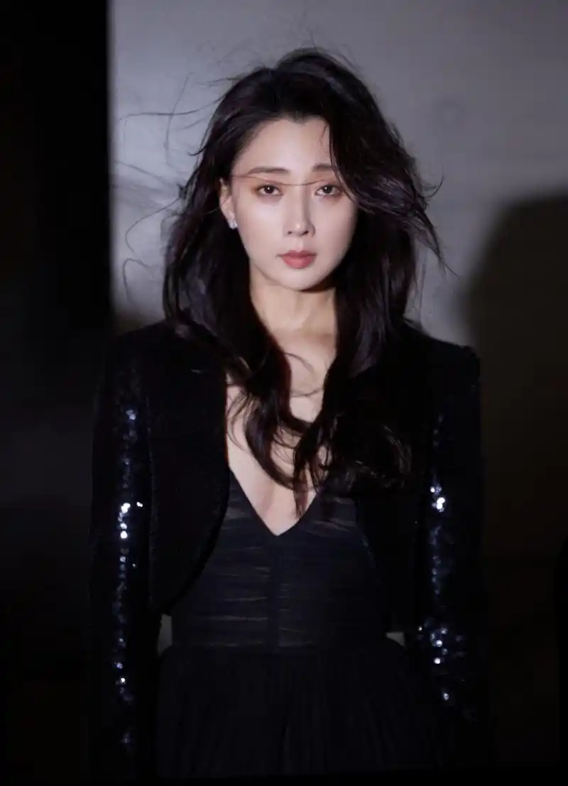 殷桃黑色礼服造型大赏