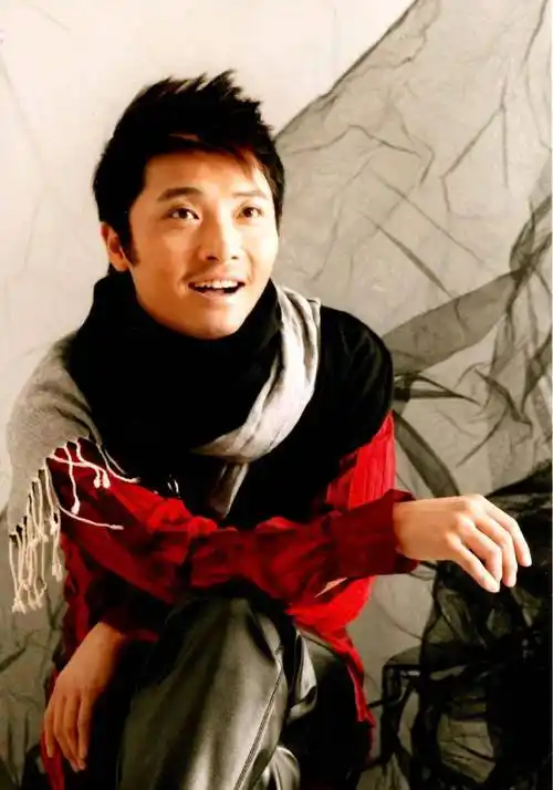 九十年代3位当红男歌星:他们的歌你绝对会唱,家事情事你却不知_黄鹤翔