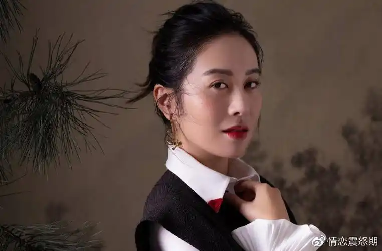 女演员最早凭借在tvb经典剧集中的表现进入大众的视线,哪怕是转战内地