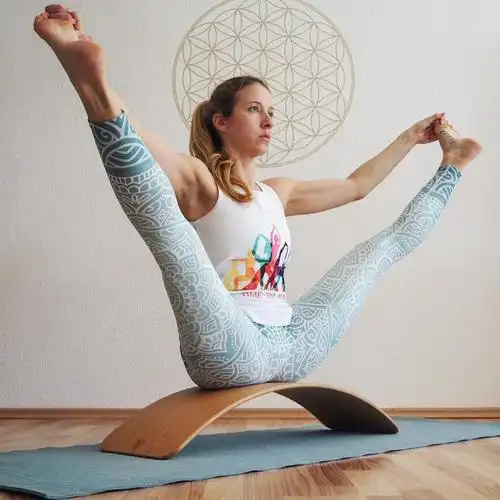 瑜伽帮你塑造好身材,拥有曼妙曲线不再是梦,让你又a又时尚