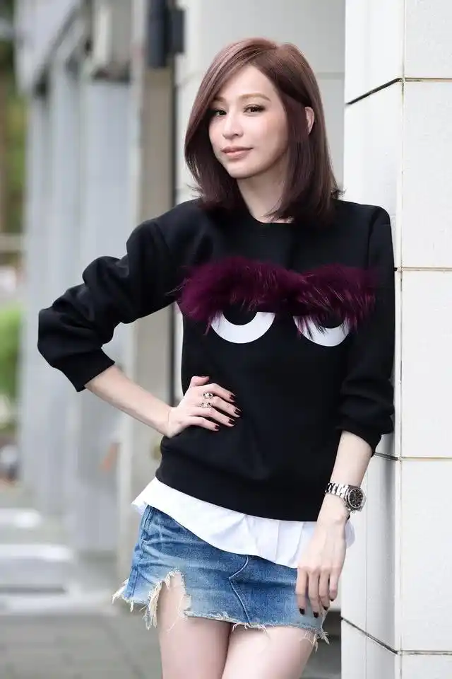 36岁王心凌出席记者会,网友吐槽整容整残,嘴唇变厚变歪