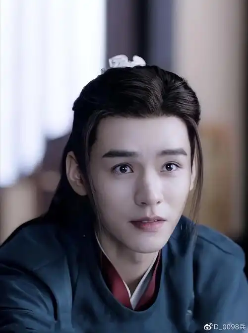 《镇魂》,《山河令》更像是中和了桃厂和鹅厂的营销方式,减少真人营业