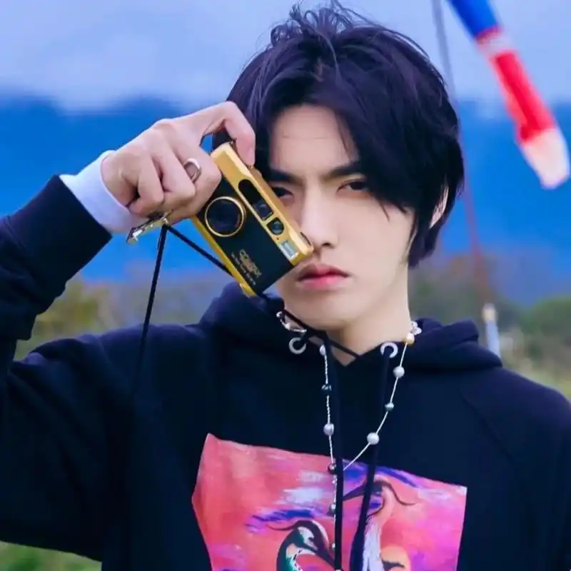 "星"动系列头像&壁纸:吴亦凡头像第三弹