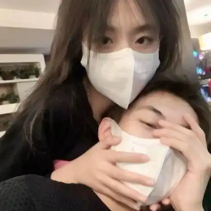 超甜真人一左一右老公老婆头像图片