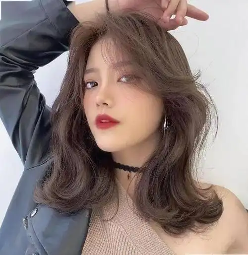 年度最流行女生中长发推荐 | 经典又时髦!_发型