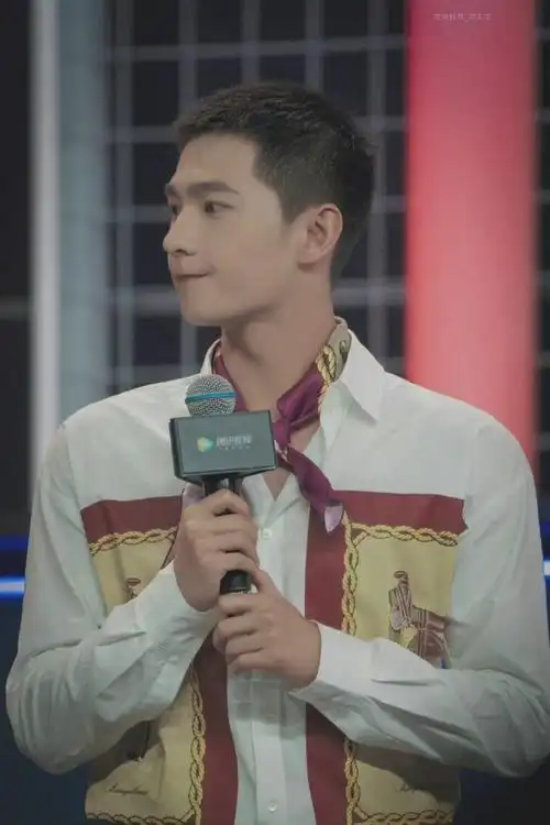 张艺兴扫黑番外寸头造型