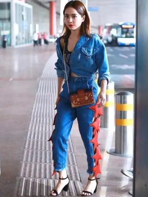 蔡依林牛仔系列穿搭 40岁穿出少女感