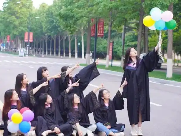 青春不散场!来看师大学子的毕业照!