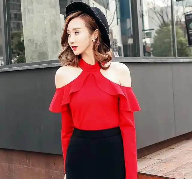 18—28岁的女性穿露肩装最好看,优雅性感又迷人,还很遮肉哦