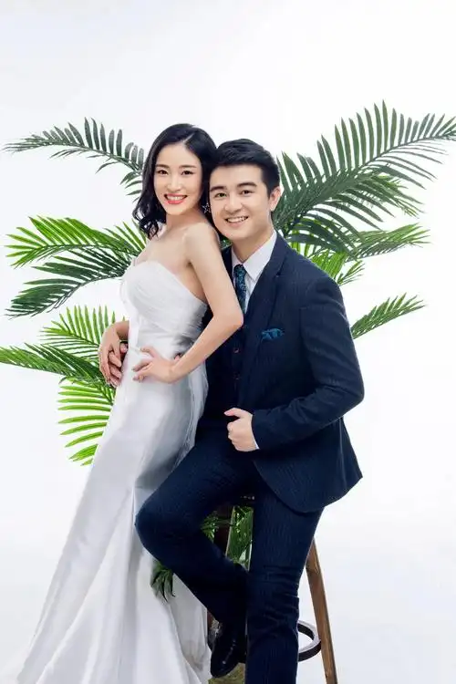 魅力男女!刘修身先生陈好雨小姐臻美精致婚纱照