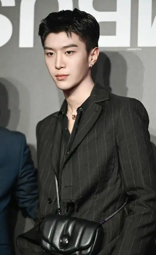 范丞丞清爽短发