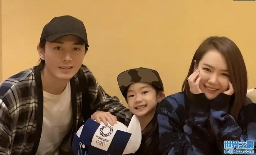 戚薇官宣怀二胎:李承铉晒一家四口手绘图,甜蜜喊话527快乐 .