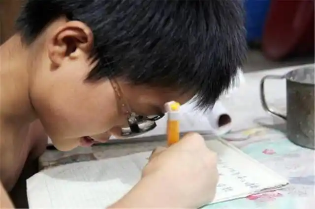 5岁孩子近视1000度不可逆转,"元凶"就在娃身边,家长要注意