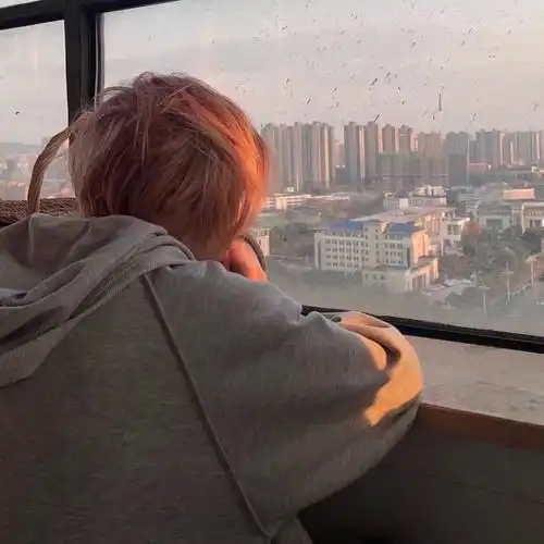 男生头像海边夕阳遮脸