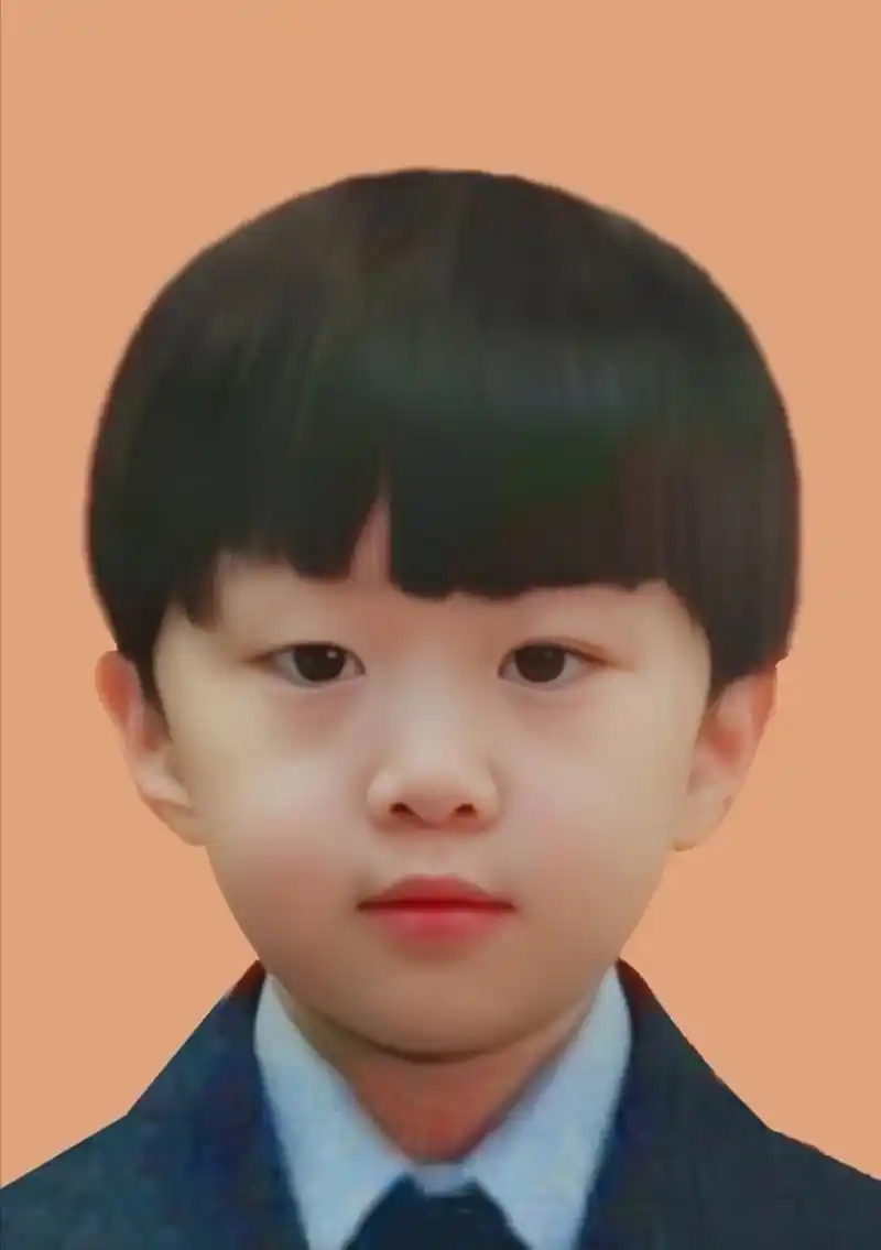 范丞丞小时候可爱照片,西瓜头造型感觉萌萌哒