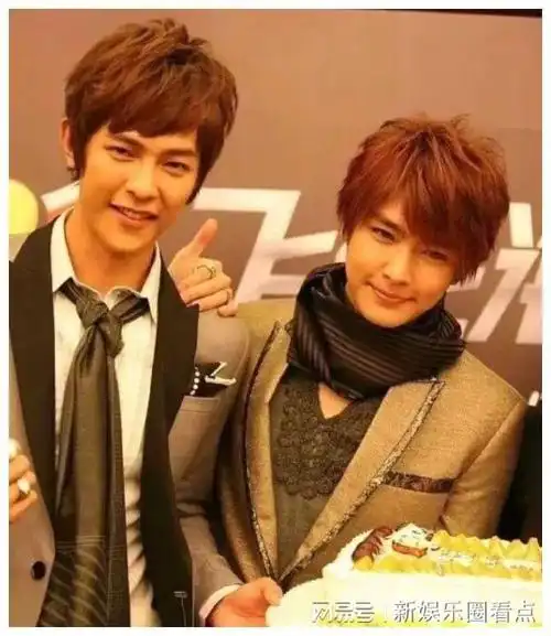 炎亚纶否认爱汪东城怒斥性向人羞辱行为