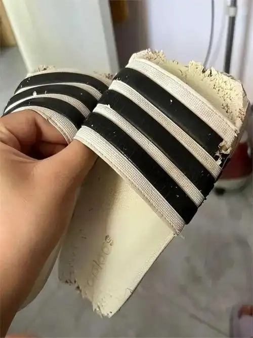 《家有儿女》中的穿帮镜头,连三岁小孩都能看出来,现在看太好笑