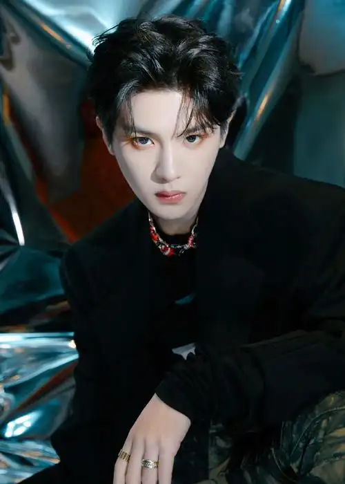 黄明昊金曲青春