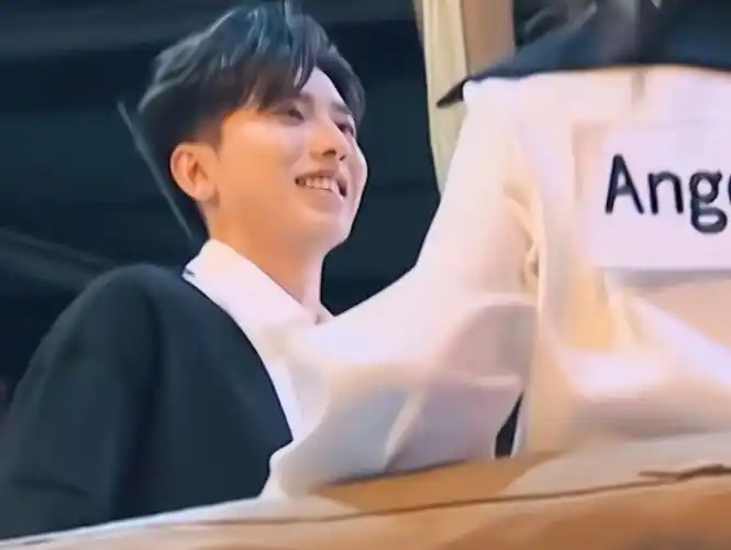 居 然 可 以 这 么 甜 蔡徐坤*angelababy