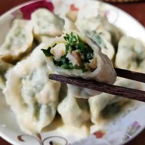 猪肉韭菜三鲜饺子,薄皮大馅,吹弹可破