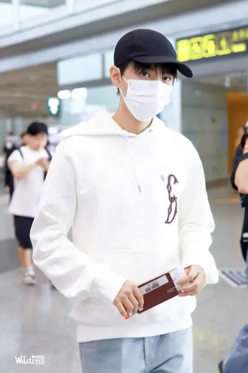 王俊凯 巴黎时装周##王俊凯cl代言人##迪奥品牌大使王俊凯