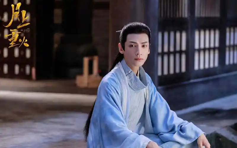 罗云熙月上重火帅气图片壁纸