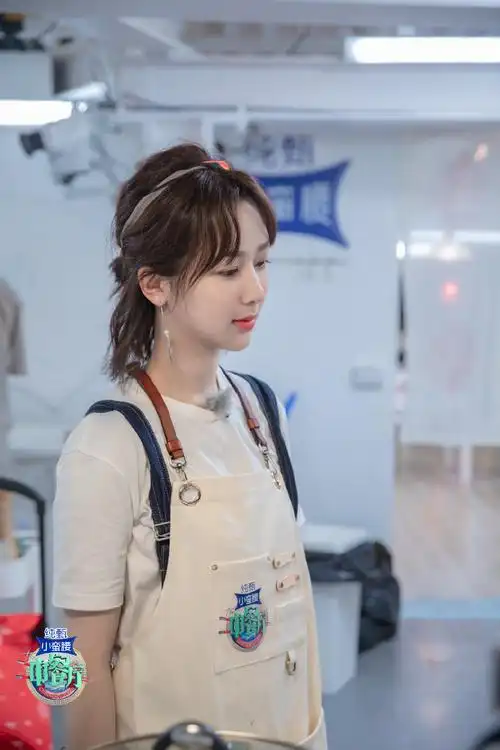 杨紫《中餐厅3》第四期剧照图片