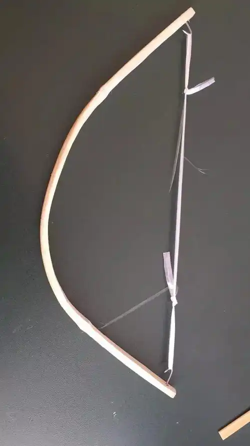 亲手制作弓箭 回味古人遗风