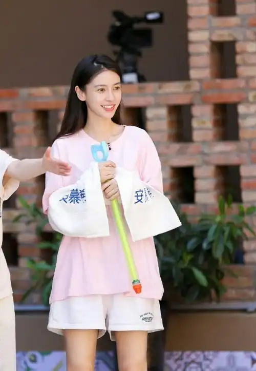 angelababy睡衣素颜路透##angelababy素颜录奔跑吧