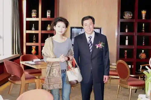 央视两大名嘴王小丫王小骞前后离职如今差别巨大状态令人唏嘘