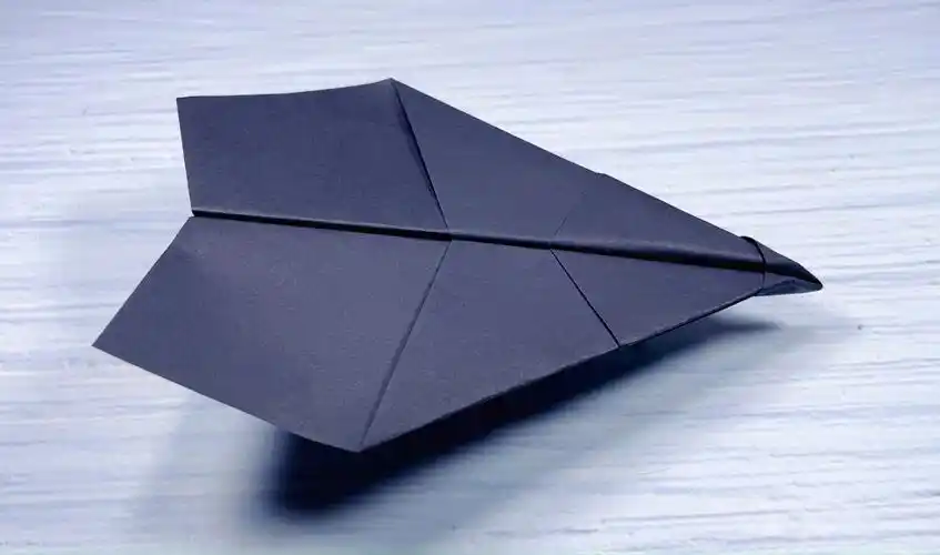 折纸cx22纸飞机,飞行距离超过苏珊创造吉尼斯世界纪录,手工制作