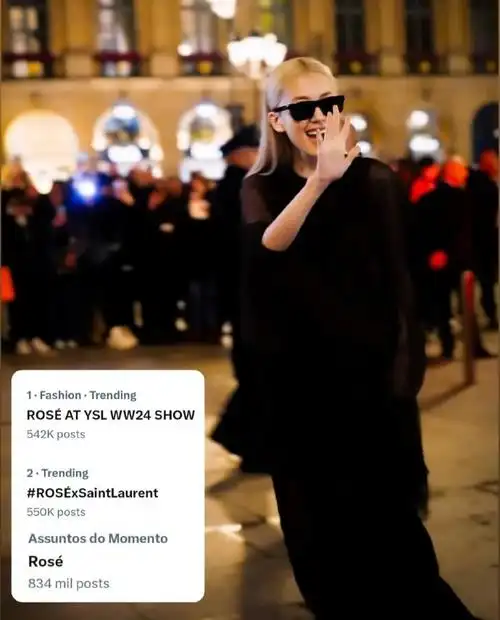 roses_are_rosie出席巴黎时装周活动  ros07 at ysl ww24 show