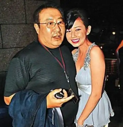 关之琳:和父亲28年不来往,父亲去世后,却为他买了400