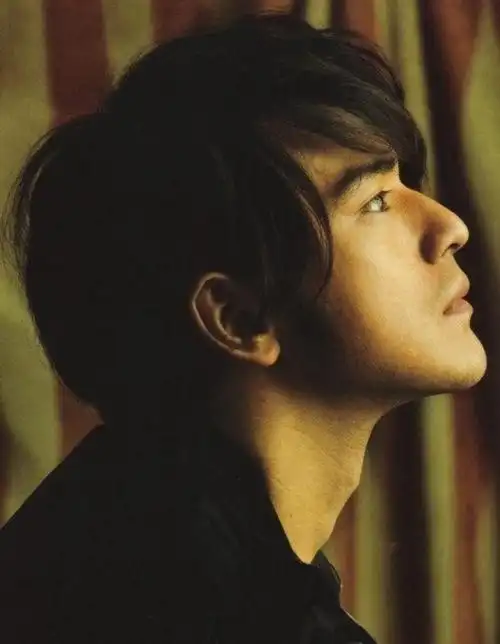 侧脸男神pk:鹿晗金秀贤李敏镐唯美 金城武文艺范