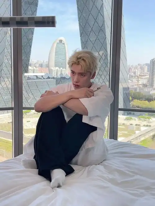 王子异过年被催婚##王子异怼脸生图