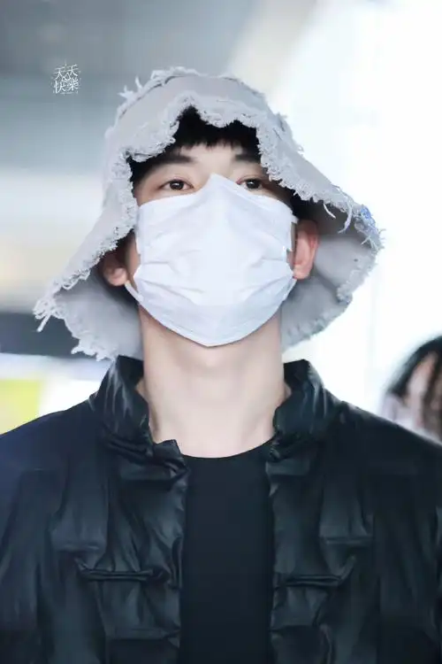 胡先煦穿过月亮的旅行