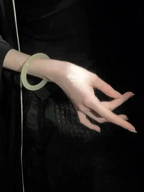 兰花指捻红尘似水