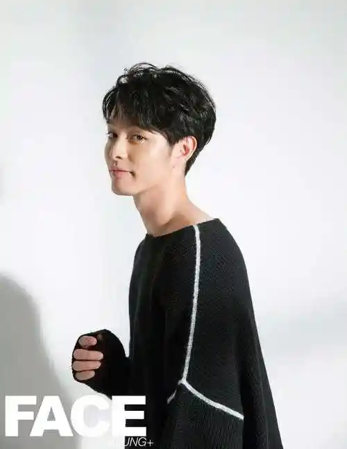 曹佑宁时尚大片 完美驾驭多变风格魅力值ma