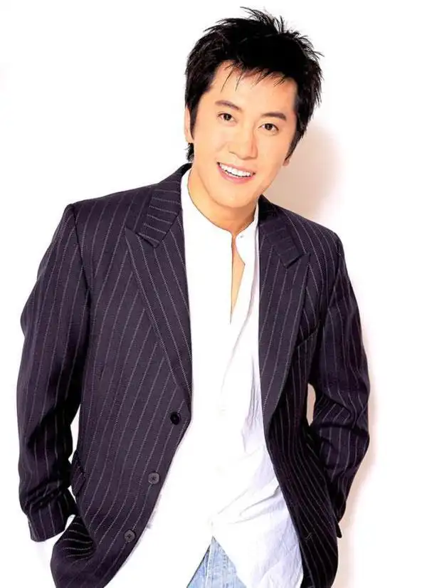 昔日歌坛天王毛宁15岁青涩帅气照曝光(图)