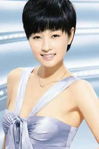 相信很多人都喜欢马伊琍那颗小虎牙,那颗虎牙简直能温柔地撕碎,喜欢她