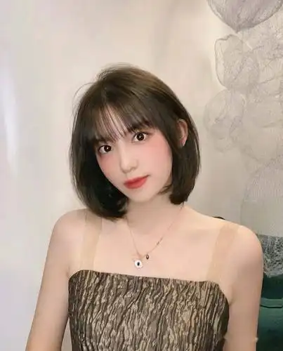 热点集锦,"减龄刘海短发"!