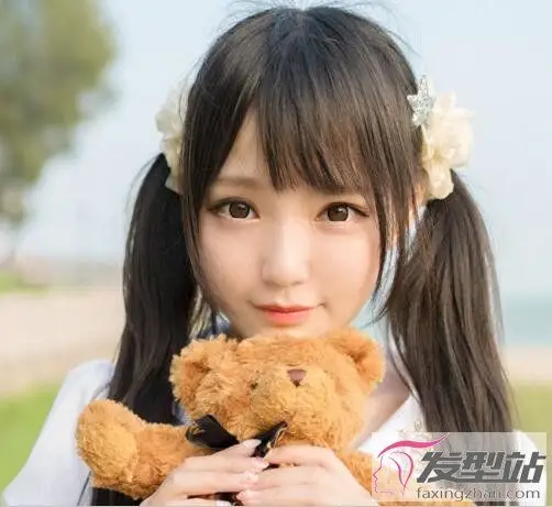 学生可爱发型扎法 双马尾辫展现灵动青春美