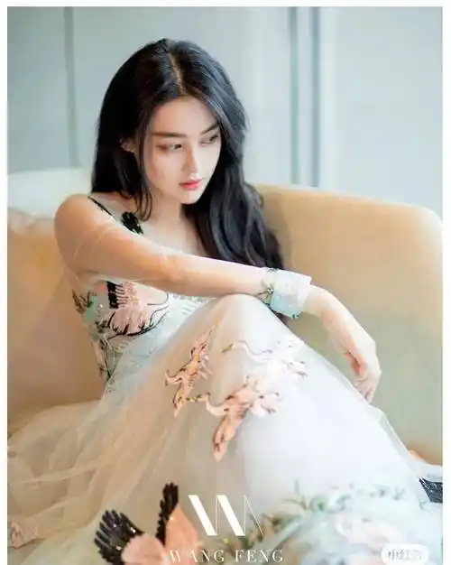 军嫂张馨予性感海边写真_老公_女人_身材