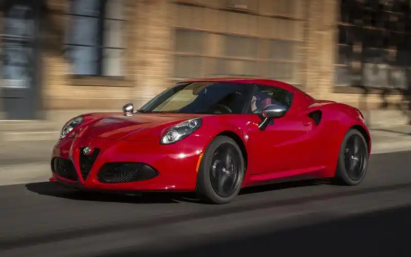 经典阿尔法罗密欧跑车壁纸