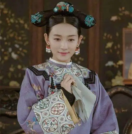 在《延禧攻略》中饰演陆晚晚的李若宁,又参演了赵丽颖的这部新剧