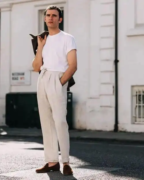夏天喜欢穿白裤子的男士试试这些搭配组合